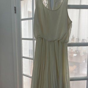 Guess ivory medium dress with lace detail